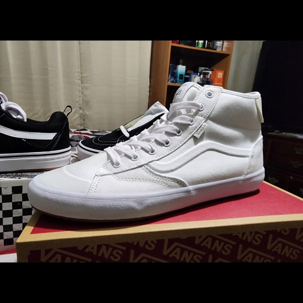 Vans Men's White High-Top Sneakers